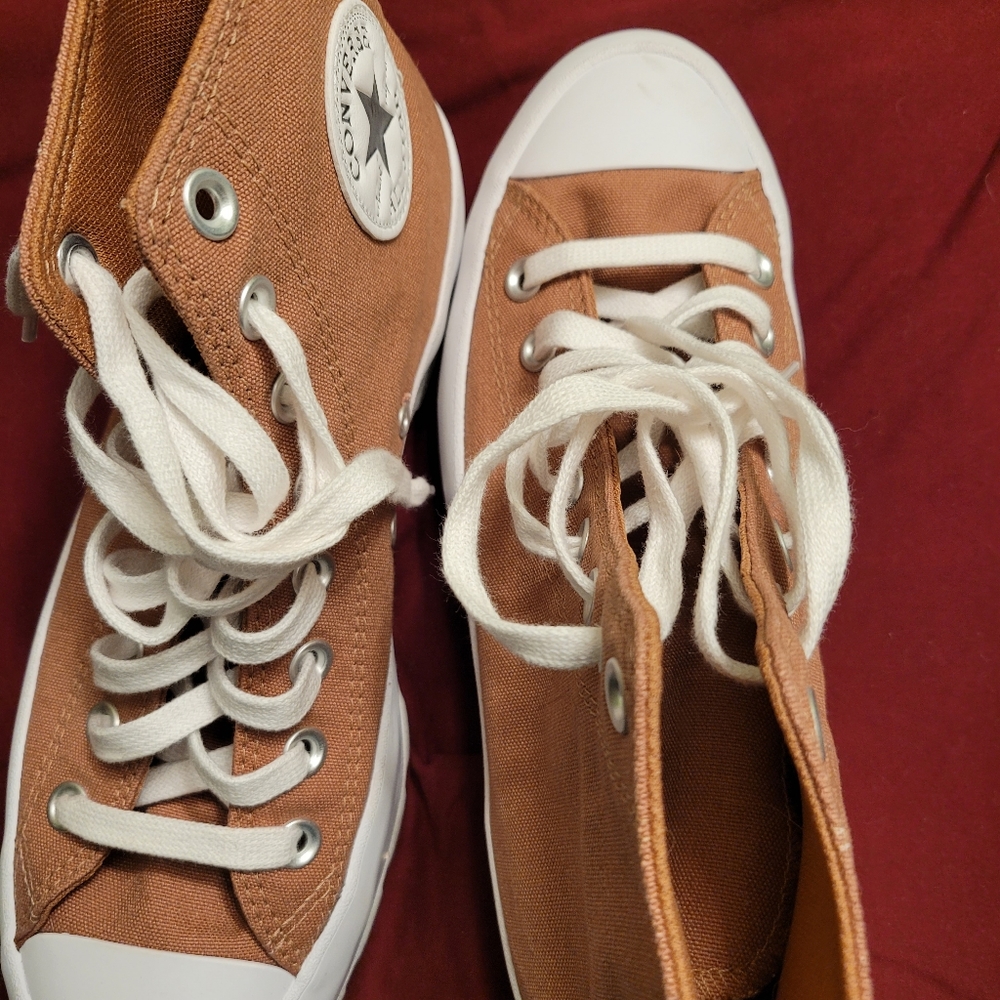 Converse Lug Sole Women's Size 9